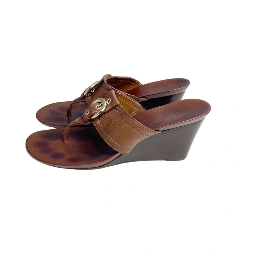Antonio Melani stacked wedge brown leather thong heel/ gold buckle. Women 8M